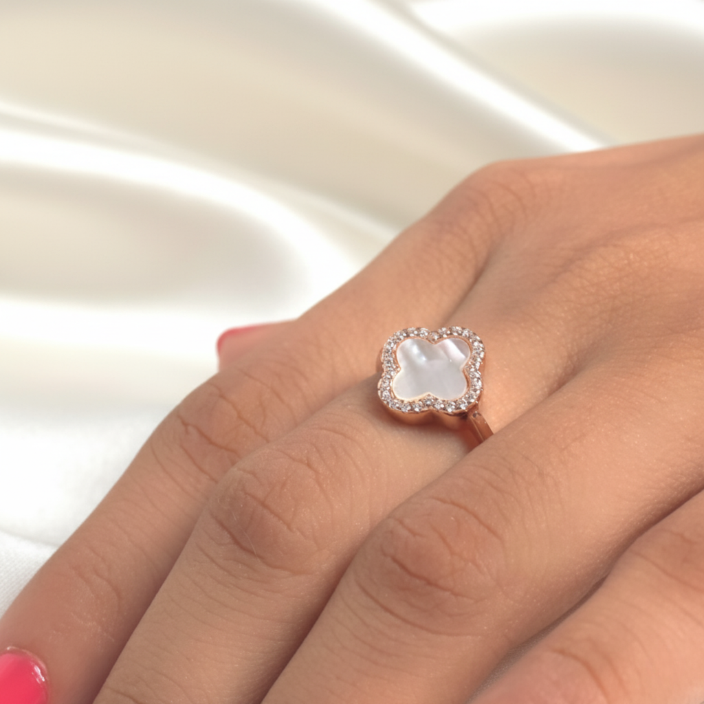 Rose Gold Clover Ring