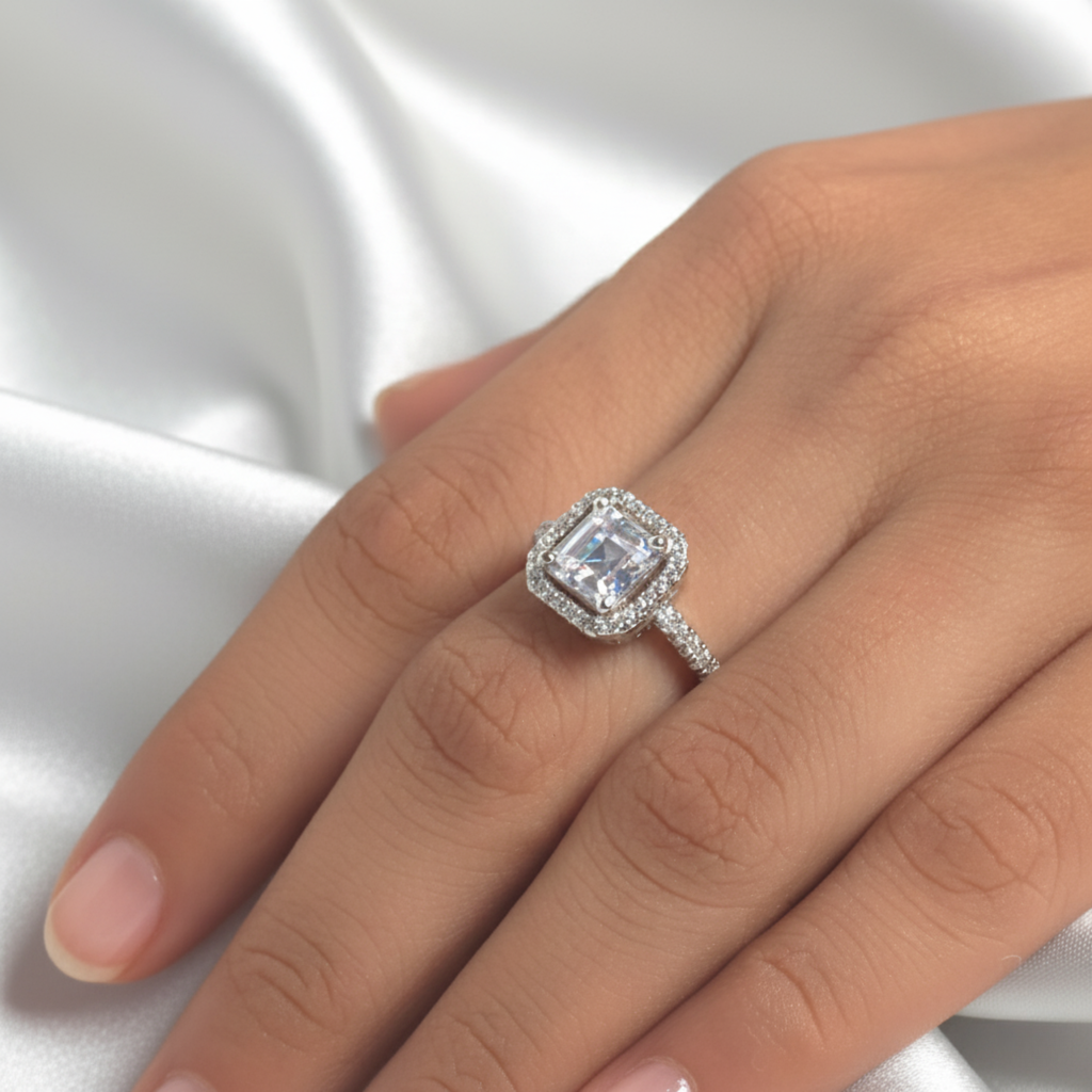 Classic Solataire Ring