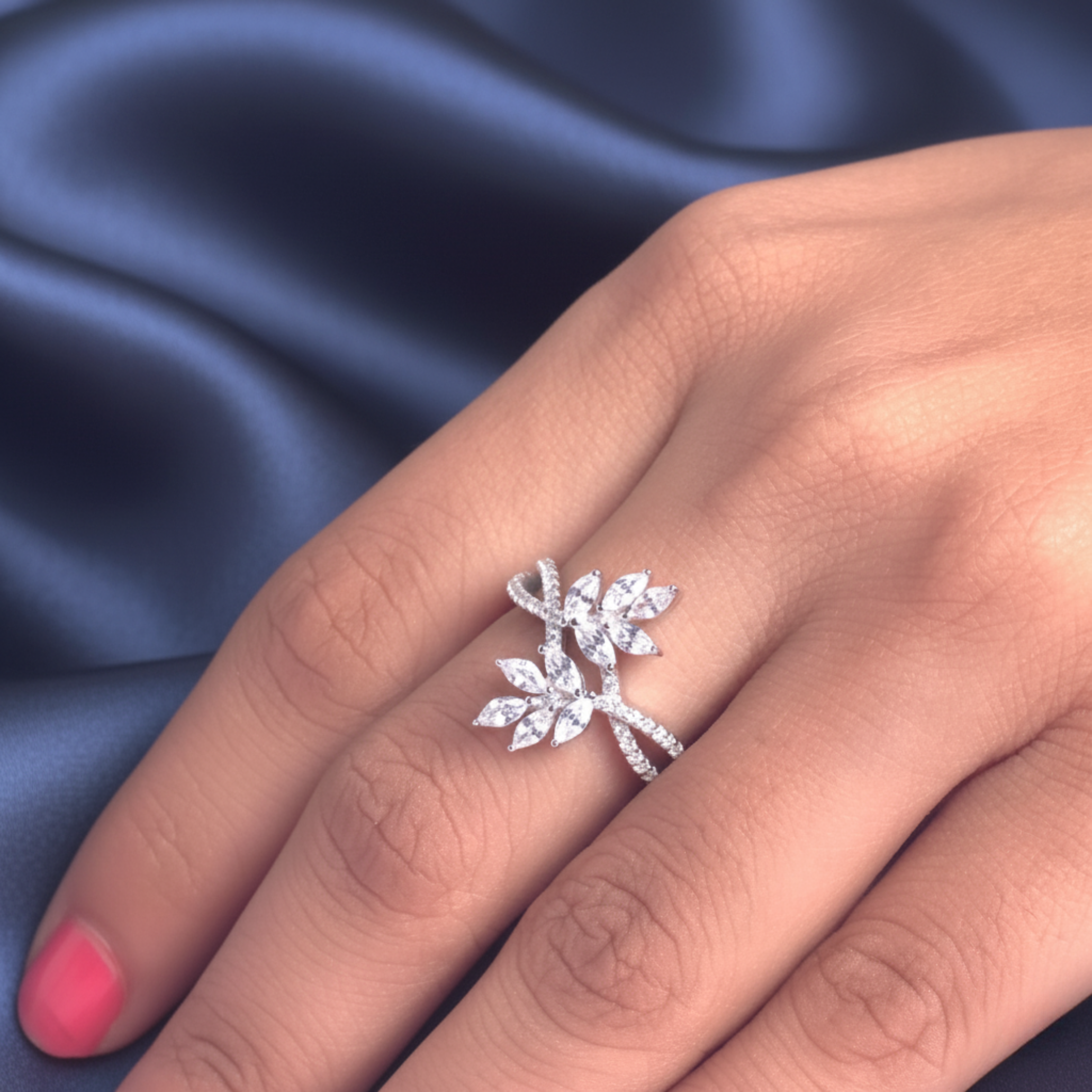 Silver Sparkling Leaf Ring