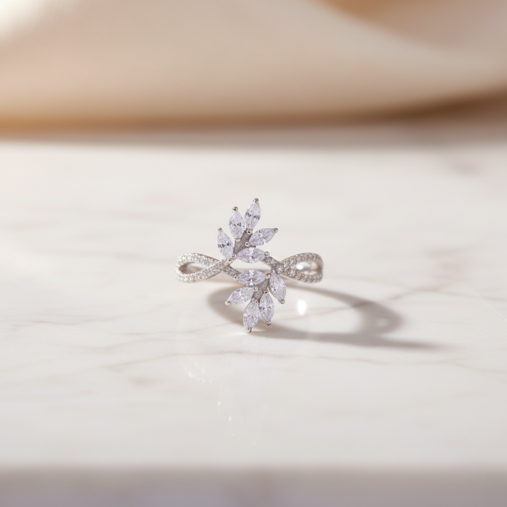 Silver Sparkling Leaf Ring