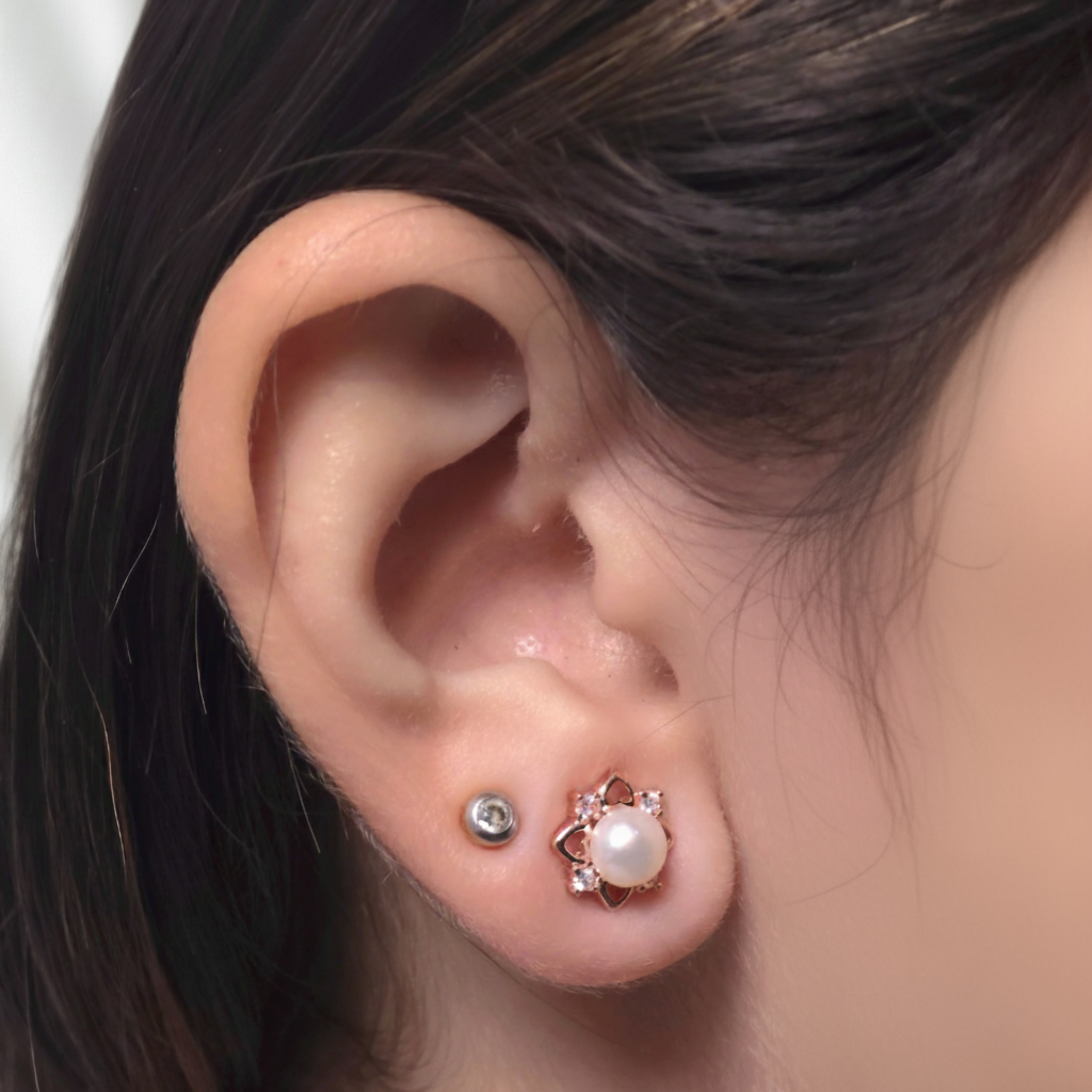 Rose Gold Flowery Pearl Stud Earrings