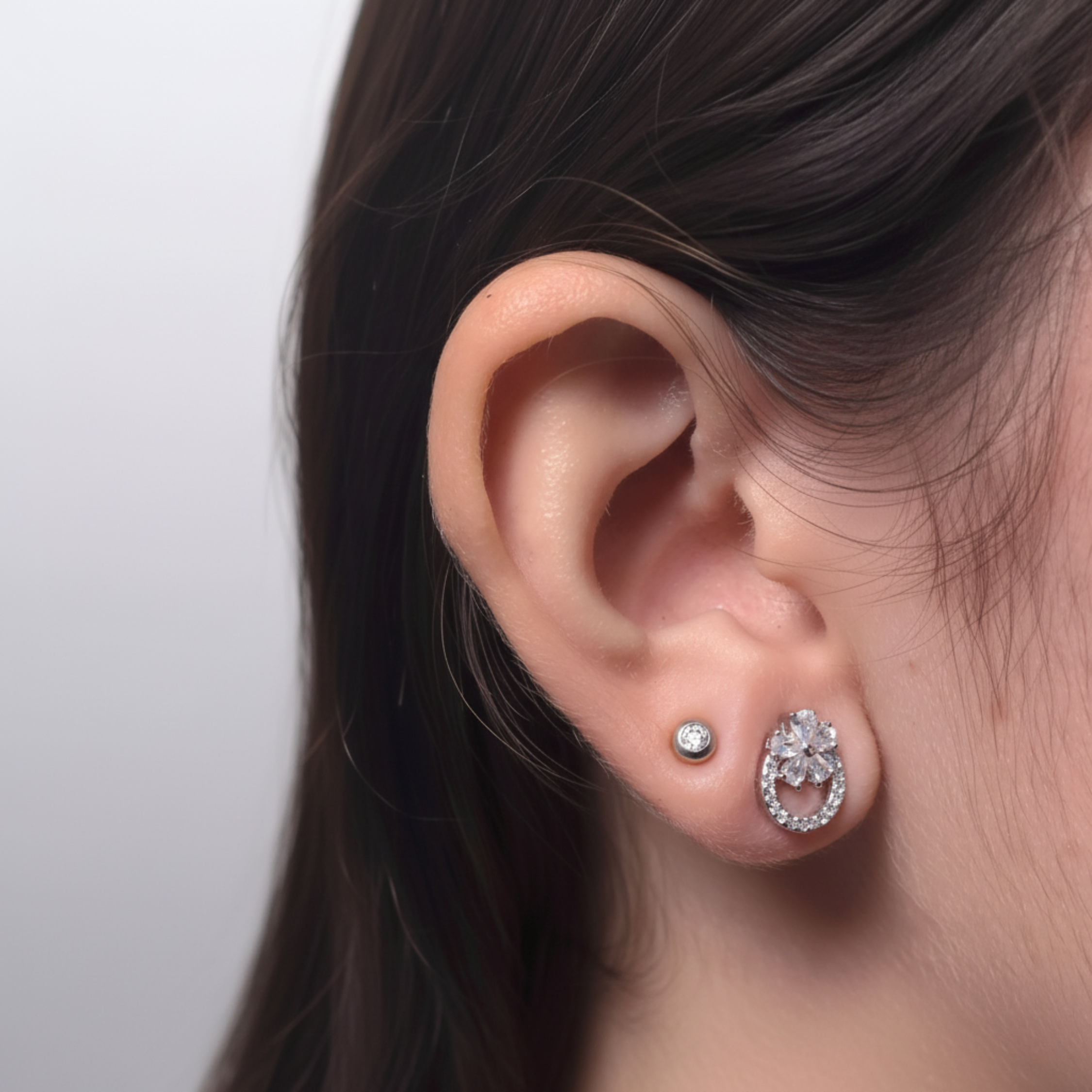 Silver Shining Flower Stud Earrings