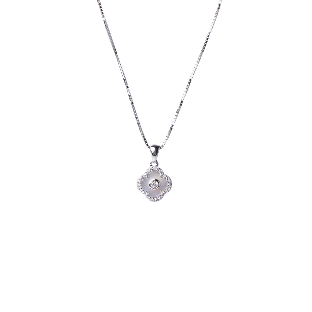 Shimmering Clover Pendant Set