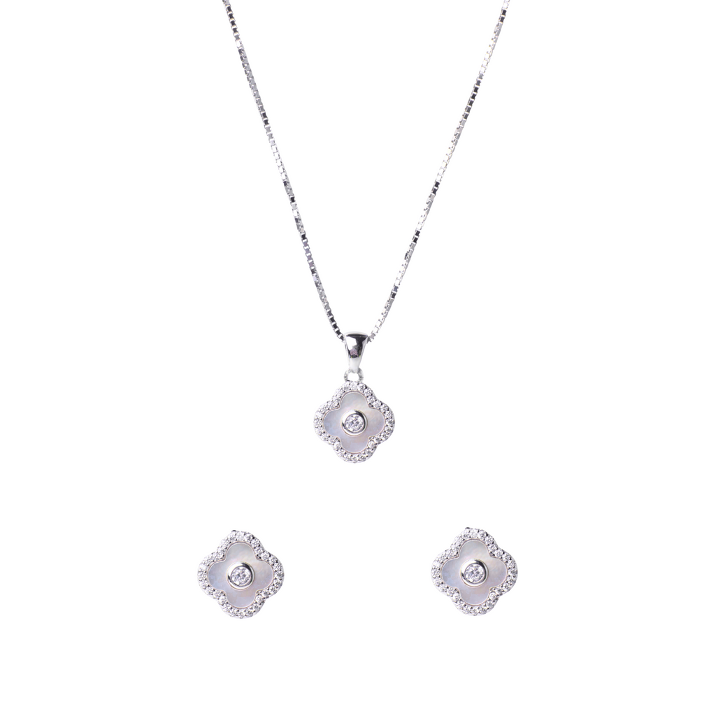 Shimmering Clover Pendant Set