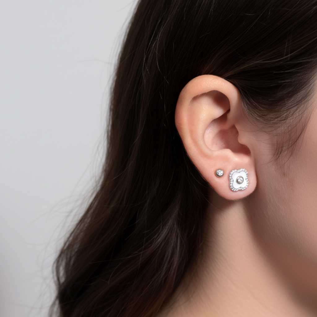 Shimmering Clover Pendant Set